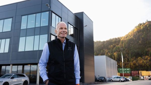 Tryholm og Farstad - Jan Arve Hoseth 906 x 503.jpg