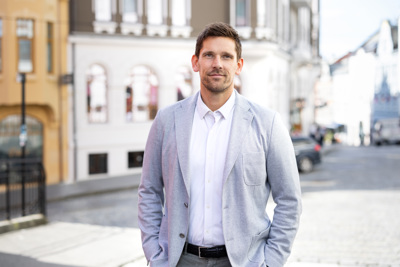0903_sparebanken_møre_miljøportrett_Kristian_Tafjord_tonemolnes_2025_4O4A7117_lysere øyne.jpg