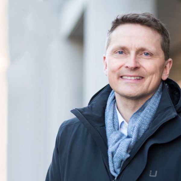 Jan Sørbø er advokat, statsautorisert revisor og siviløkonom.