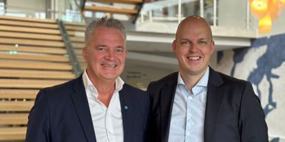 Kolbjørn Heggdal og Eirik Sponås, banksjefer for næringsliv i Sparebanken Møre. De bidrar til å løfte GrønnArena i Romsdal og Nordmøre.