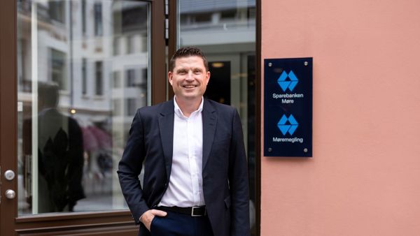 Adm. dir Sparebanken Møre; Trond Lars Nydal 