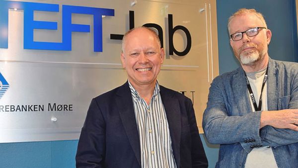 Leder for innovasjon i  Sparebanken Møre, Bjørn Petter Haugen og professor og leder for TEFT-lab, Øivind Strand.