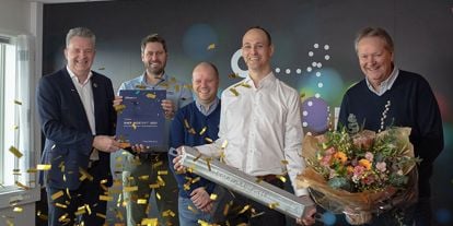 Teamet bak Corron består av f.h. Stein Berg Oshaug, Aleksander Rise Gallala, Rune Oshaug og Eirik Belland. Her sammen med Kolbjørn Heggdal, Banksjef Næringsliv Romsdal og Nordmøre. 
