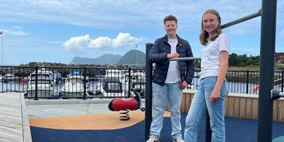 15 åringene Alexander og Martine ved småbåthavna