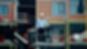 Robert Nerhus i lift - 1920 x 1080.png